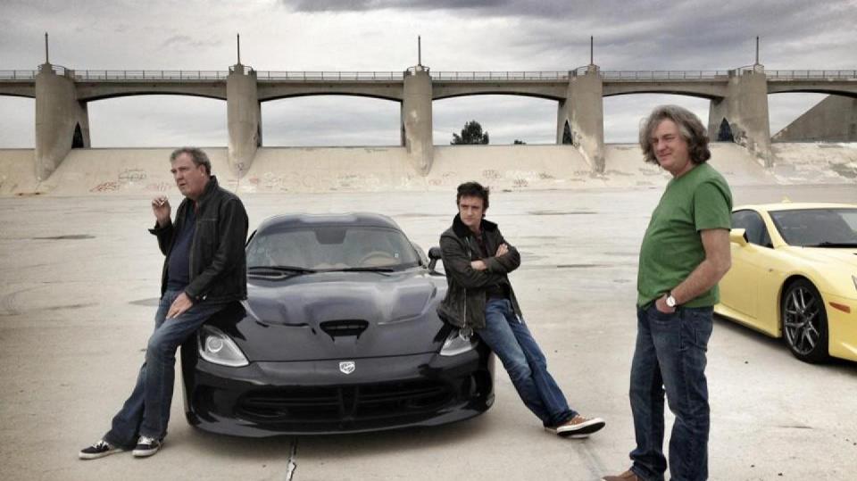 Dokonce ani takový moloch, jakým je Top Gear, nedostane vše, co si usmyslí. Automobilky někdy nejsou ochotné poskytovat vozy a musí pak přijít náhradní řešení - buď se narychlo shání jiný vůz, nebo požadovaný model poskytne nějaká celebrita - fanoušek.